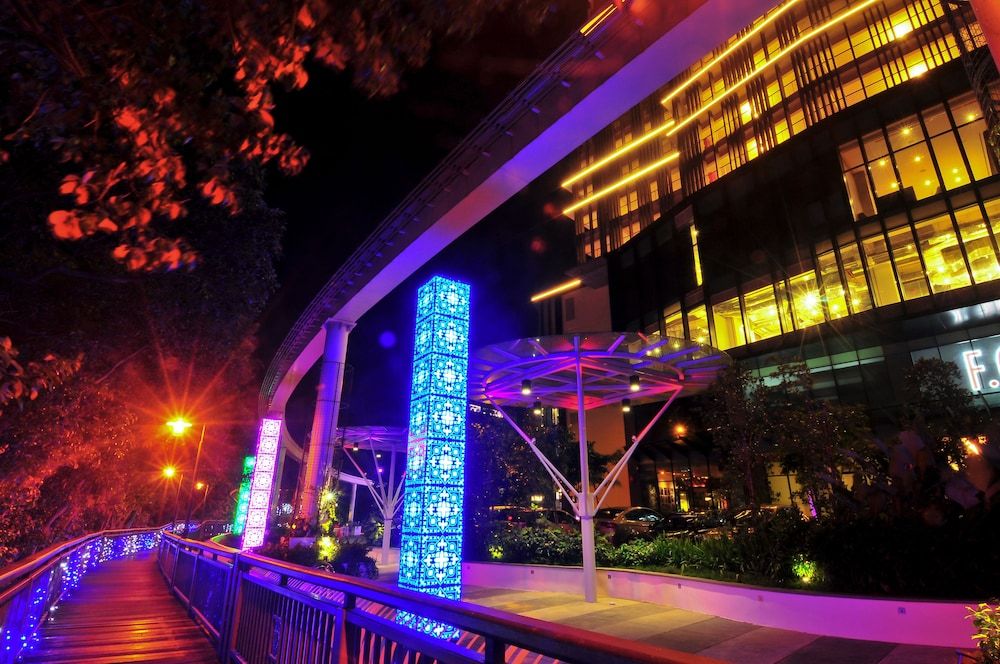 undefined The Shore Hotel & Residences 7