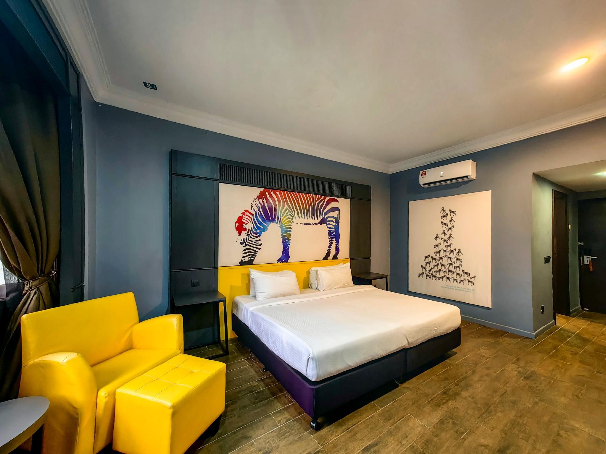 Deluxe Queen Room