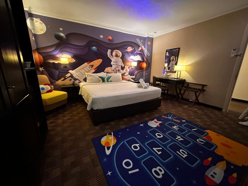 undefined Merchant Hotel 8