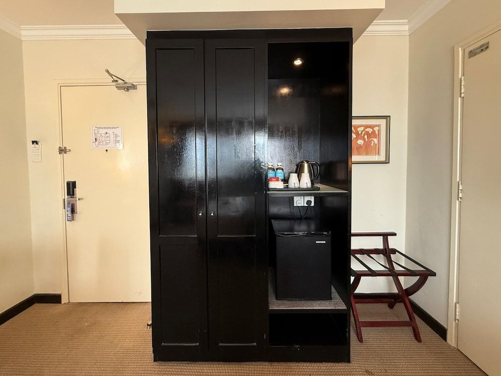 Merchant Hotel Deluxe Double Room, 1 King Bed 8