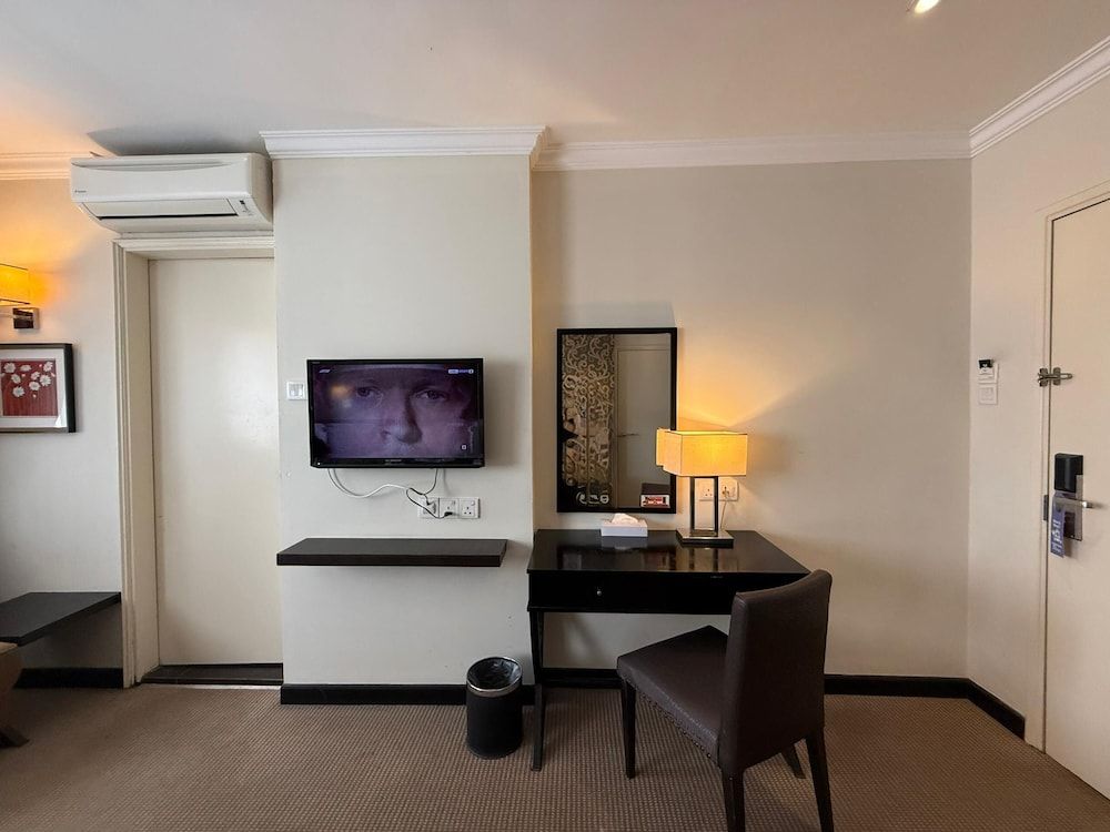 Merchant Hotel Deluxe Double Room, 1 King Bed 7