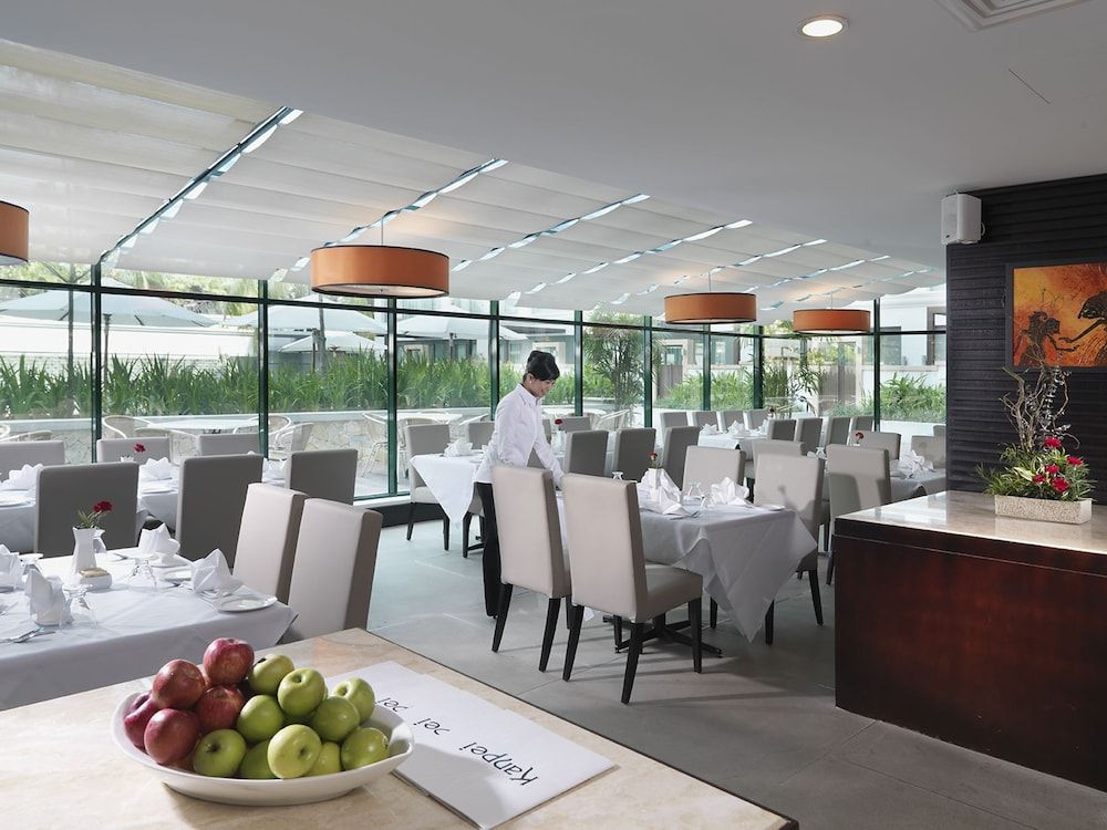 undefined MiCasa All Suite Hotel 7