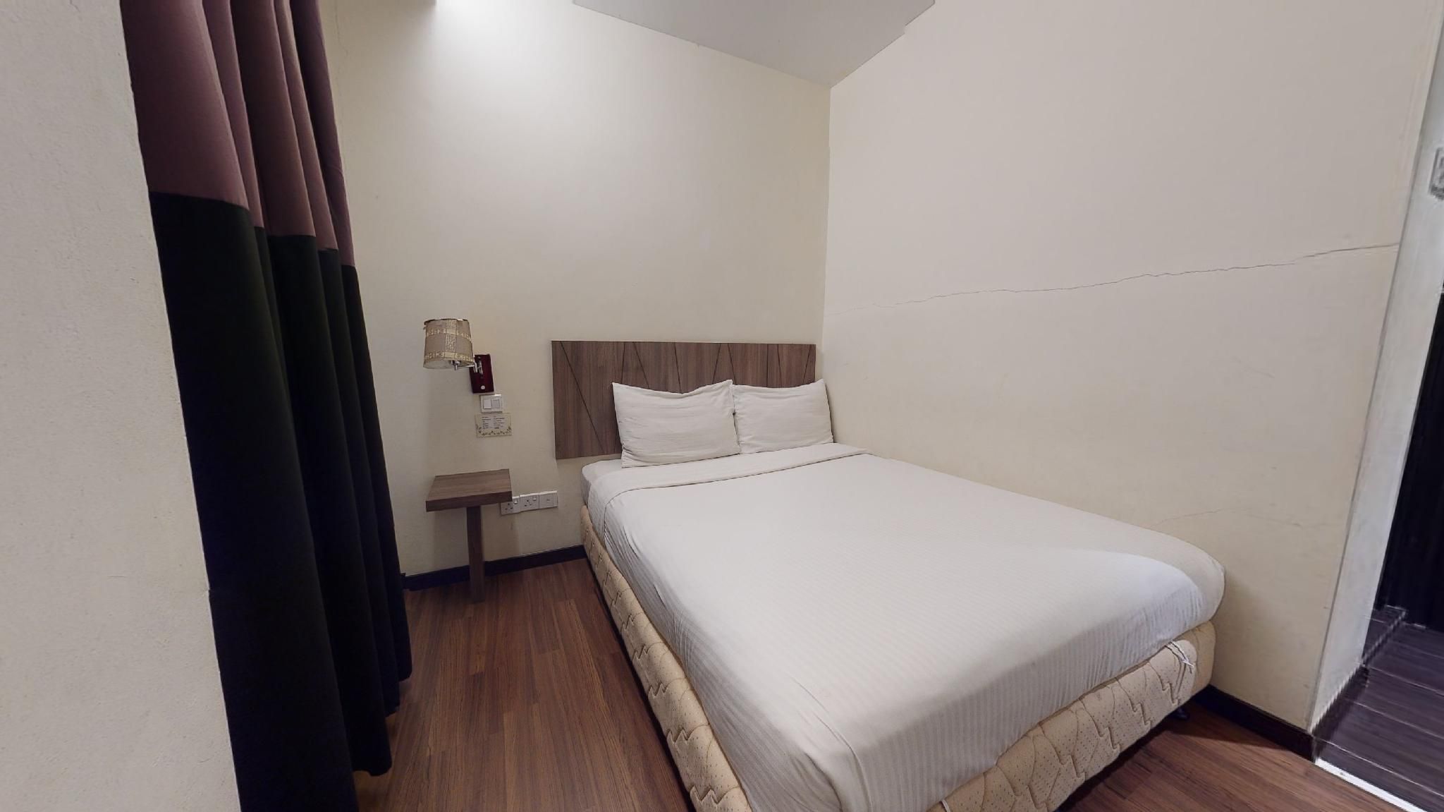 9 Square Hotel - Bangi Twin Room