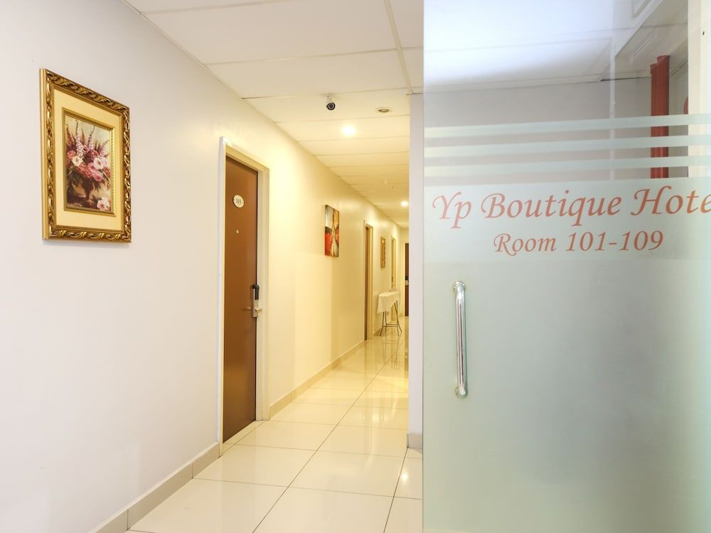 undefined Super OYO 156 YP Boutique Hotel