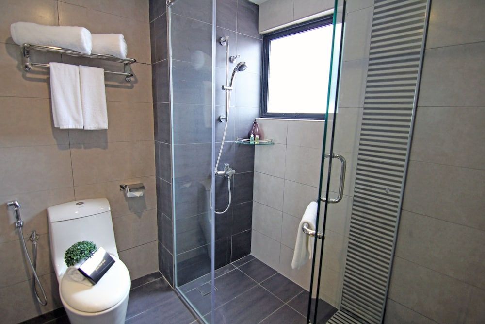 Nexus Regency Suites & Hotel Deluxe King 10