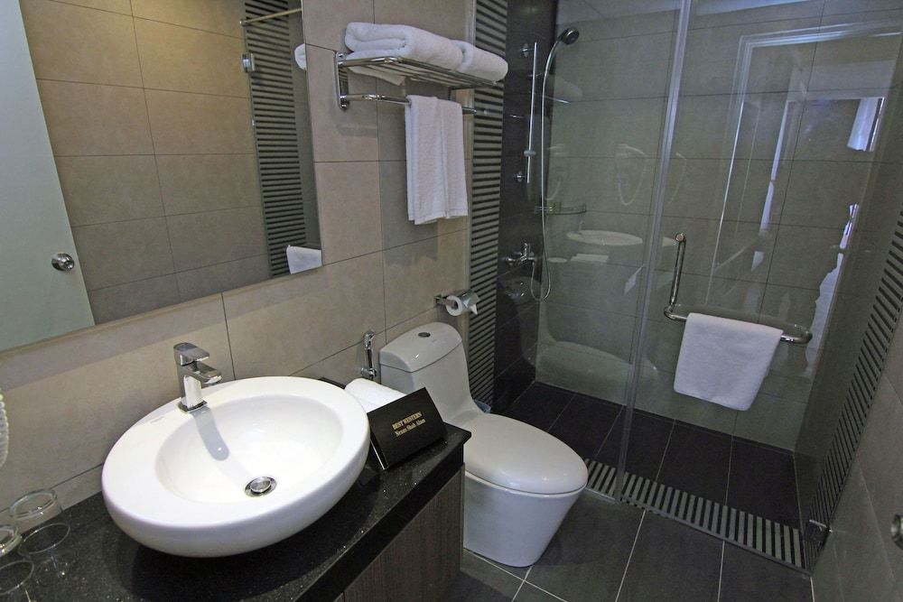 Nexus Regency Suites & Hotel Deluxe Twin 5