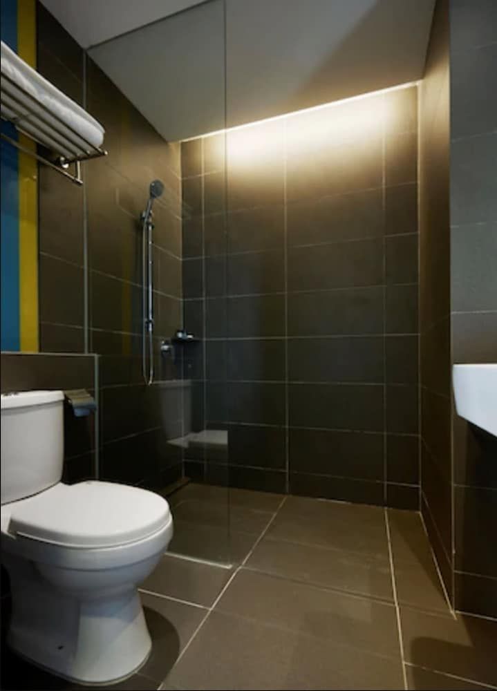 KIP Hotel Kuala Lumpur Deluxe Double or Twin Room 5