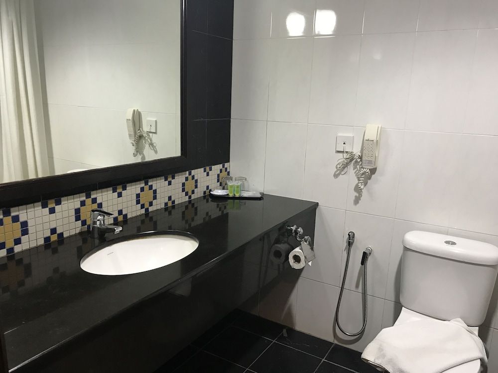 Grand Kampar Hotel Standard Deluxe Twin 3