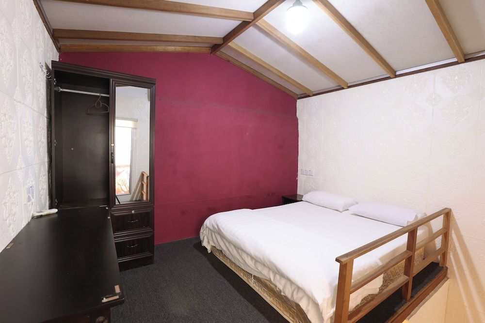 Dou Houz - Hostel Basic Double Room, 1 Queen Bed