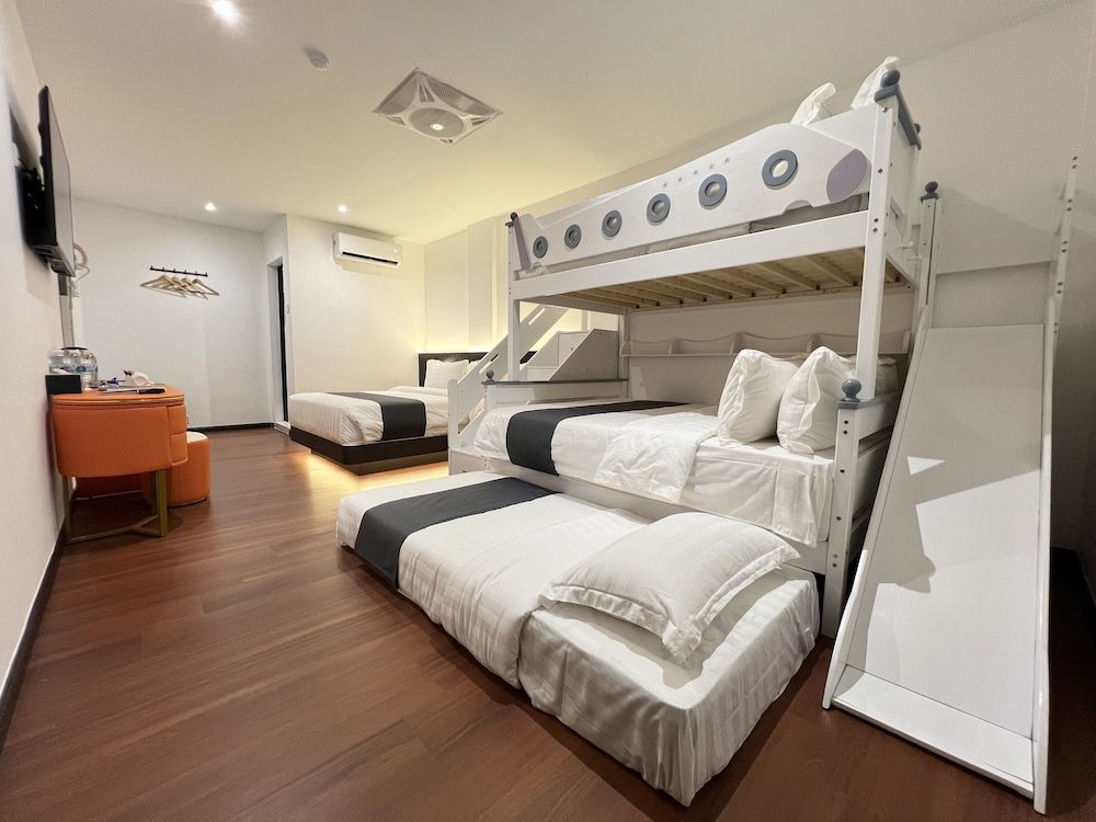 Asia Premium Hotel Kuala Terengganu n. Family Junior Suite 2