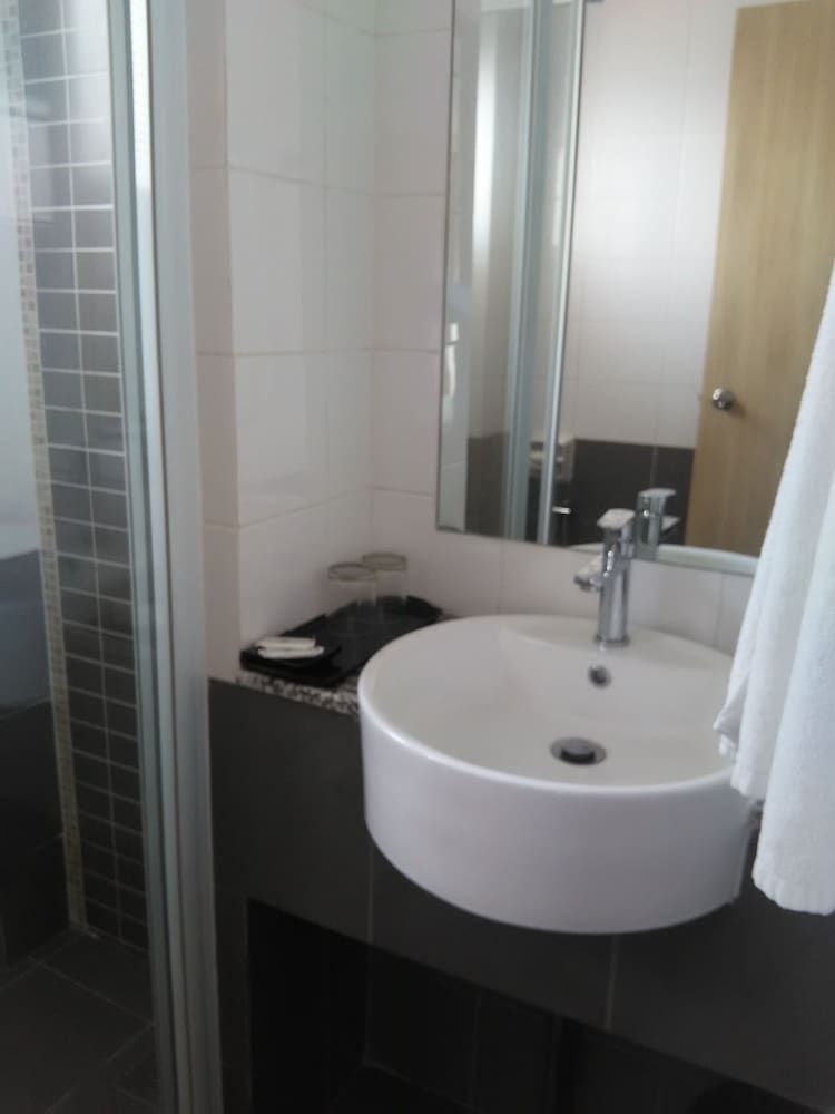 Grand Medallion Hotel Room (Super Suite) 10