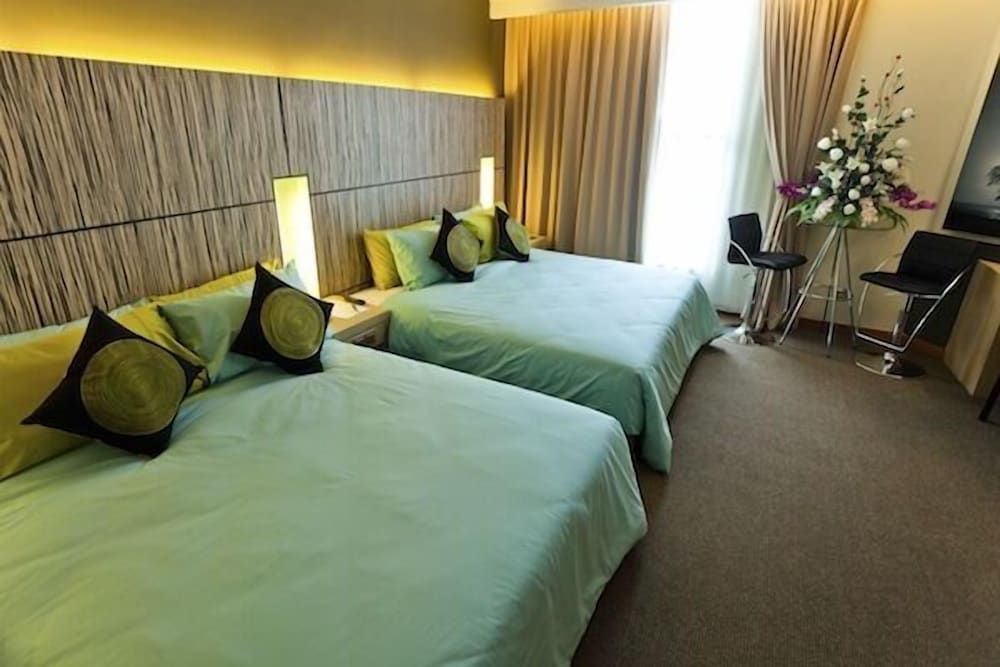 Grand Medallion Hotel Room (Super Suite) 6