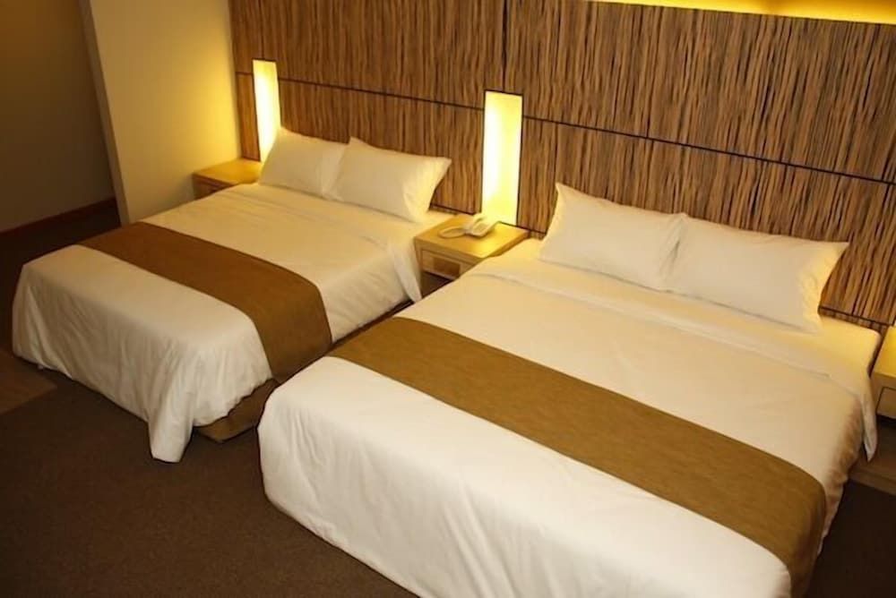 Grand Medallion Hotel Room (Super Suite) 7