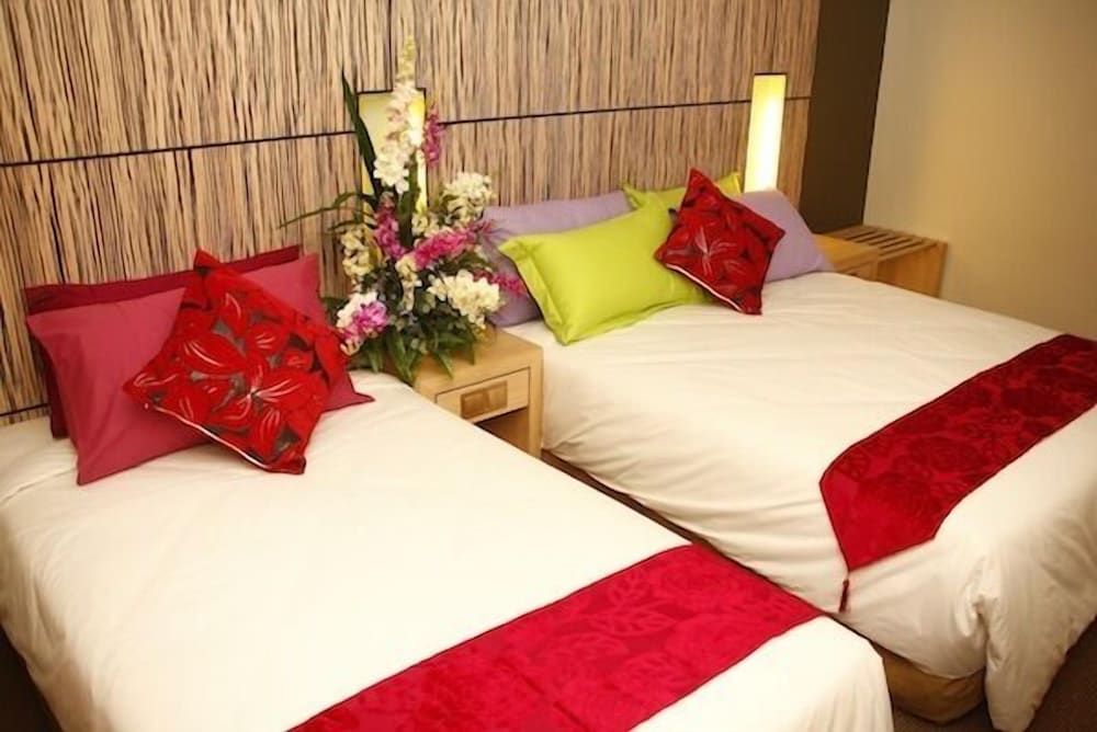 Grand Medallion Hotel King Deluxe Room 5