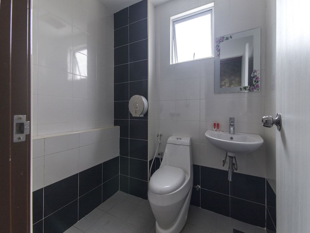 Super OYO Capital O 804 Hotel Pinji Standard Double Room, 1 Double Bed 4