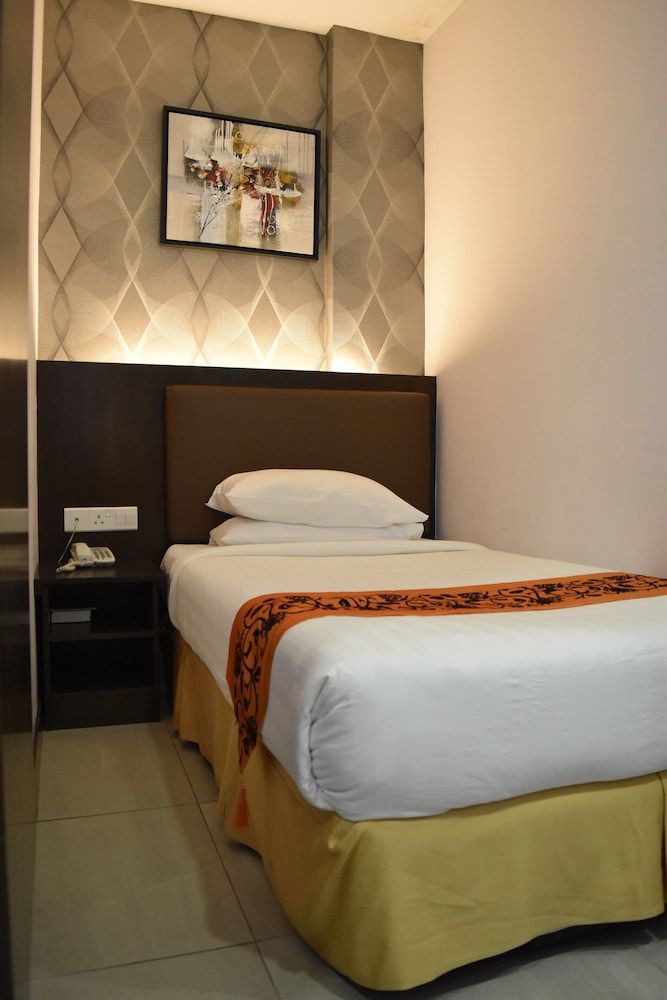 undefined Sunrise Hotel 8