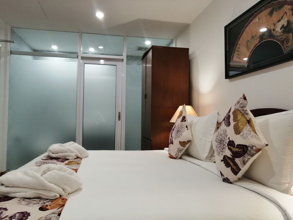 Heeren Straits Hotel Junior Room (No Window)