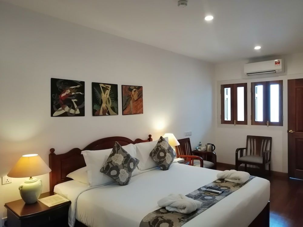 undefined Heeren Straits Hotel 2