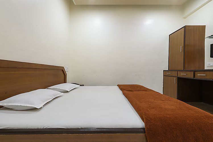 Deluxe A/C Room