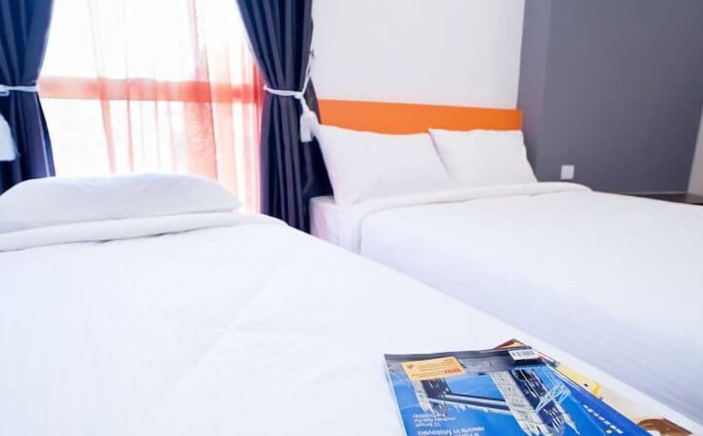 Big Orange Hotel Deluxe Room (triple bed room) 3