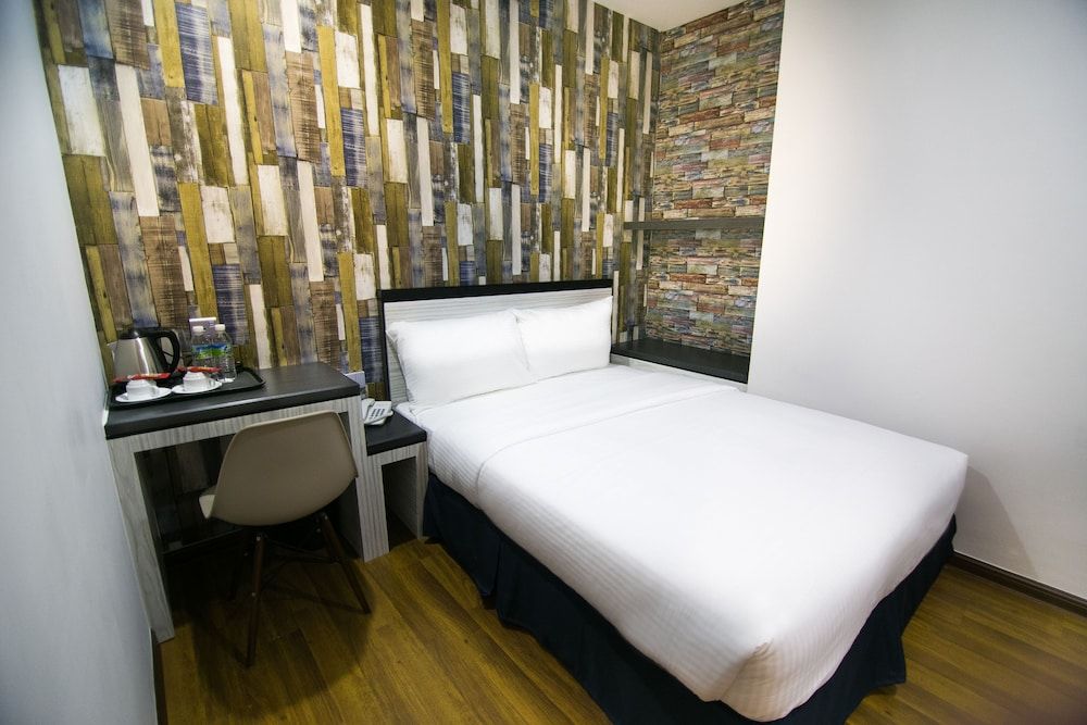 Indra Hotel - Boutique Suites Standard Queen