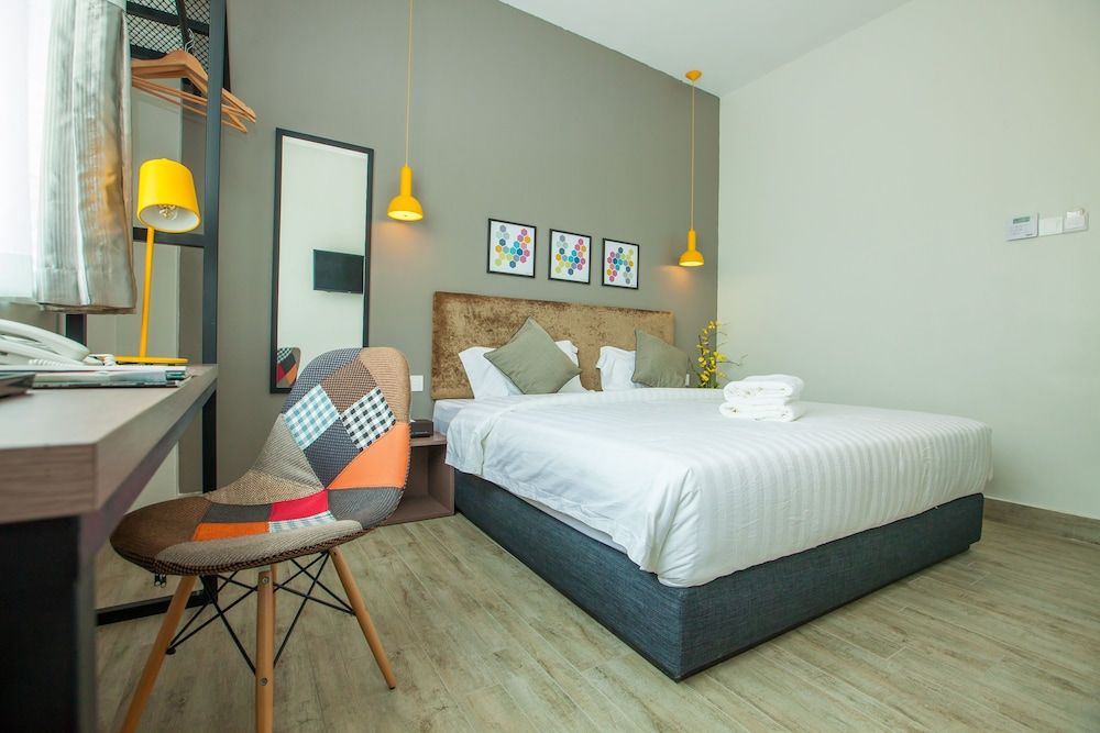 undefined Bzz Hotel 5