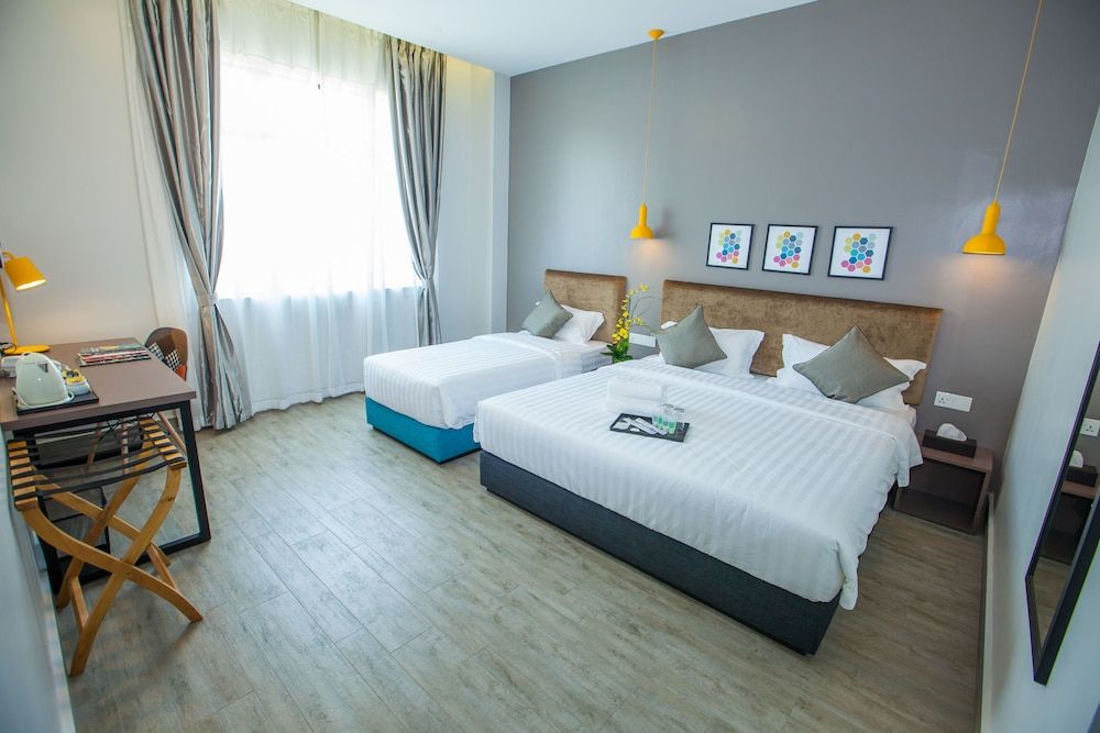 undefined Bzz Hotel 8