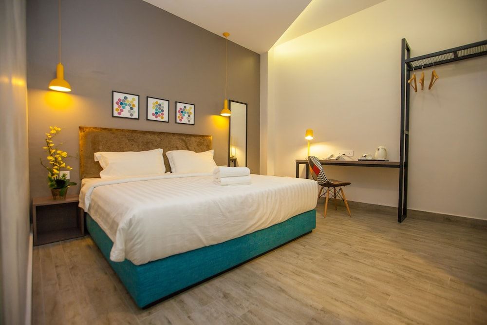 undefined Bzz Hotel 8