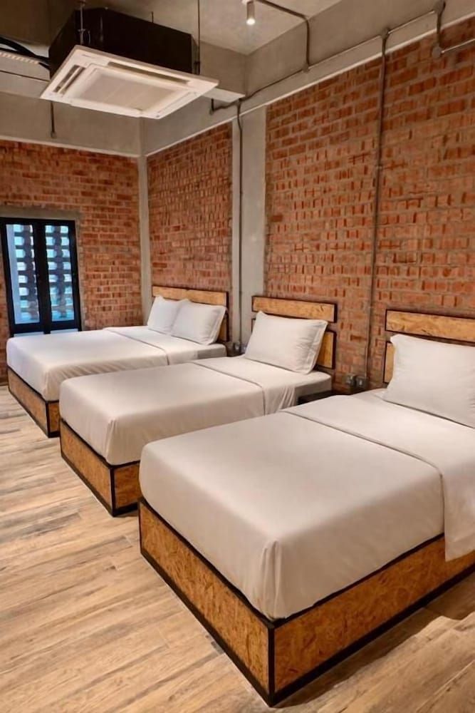 undefined Brick Box Hotel 9