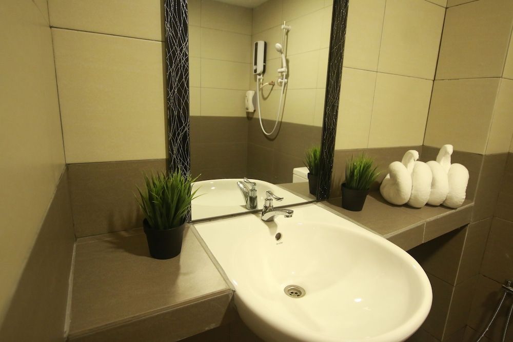 The Barat Tioman Beach Resort Standard Room 4