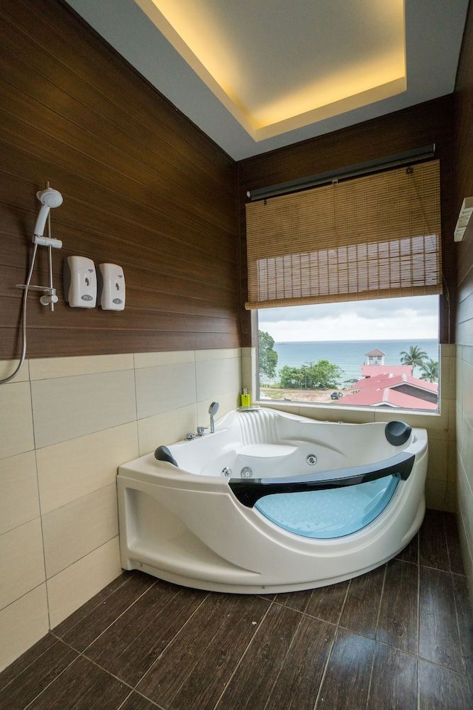 The Barat Tioman Beach Resort Villa, Sea View 8