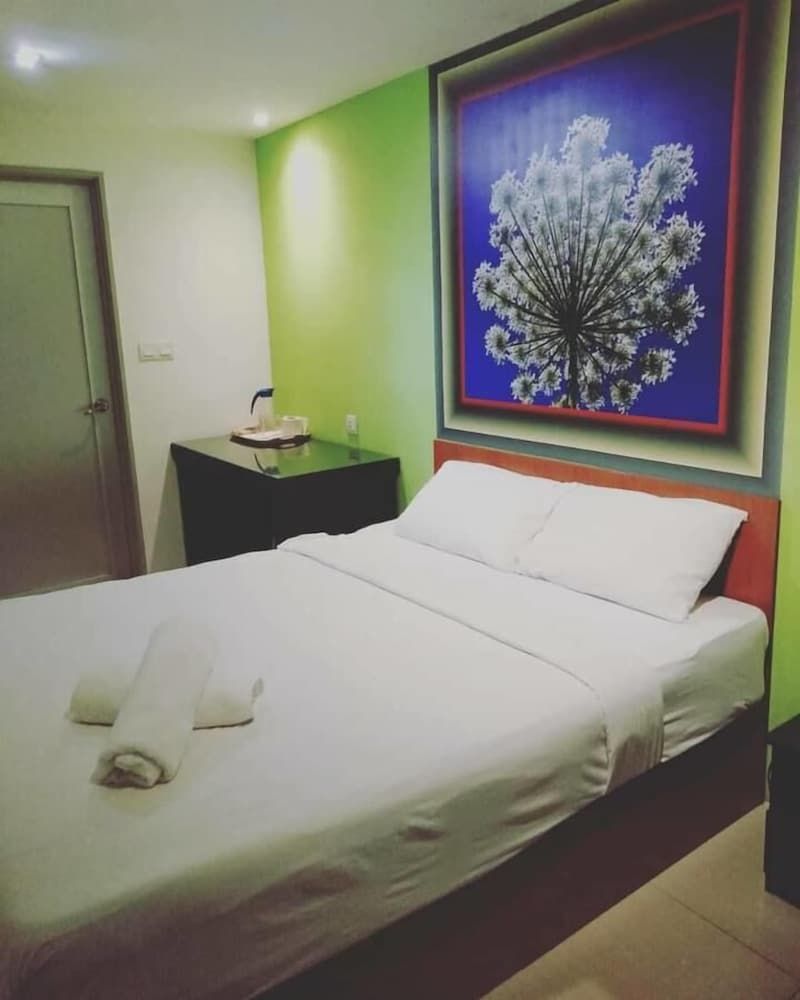 undefined Swiss Cottage Hotel 3