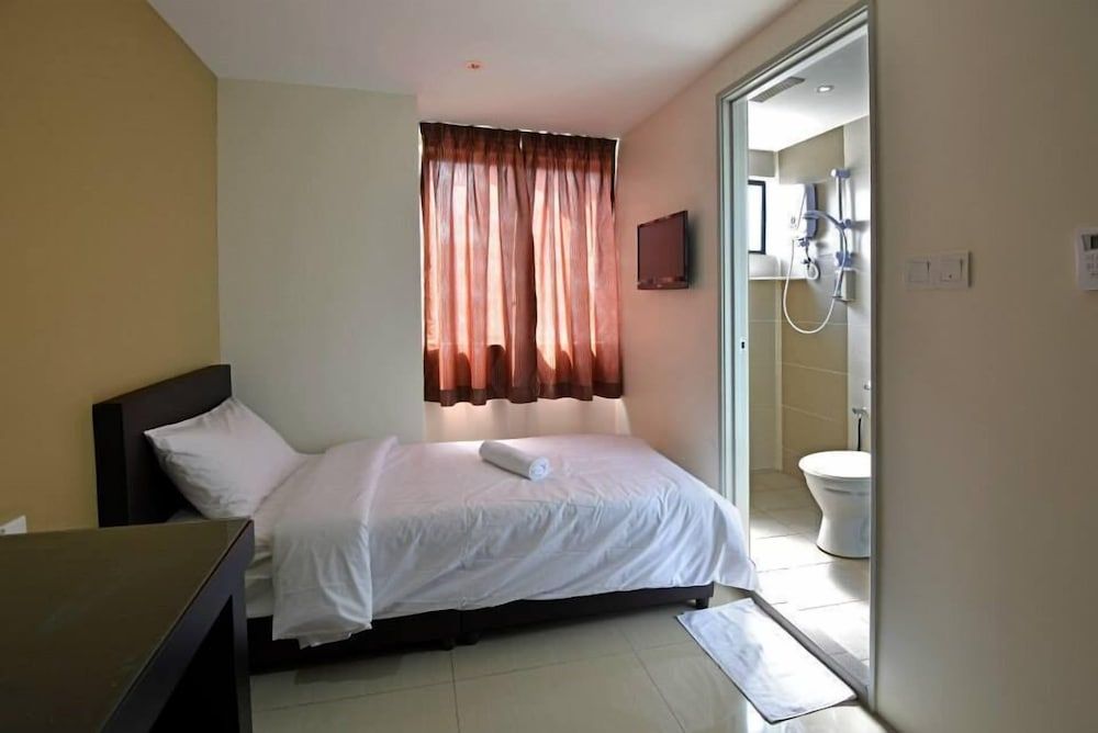 Deluxe Double Room (With Window)