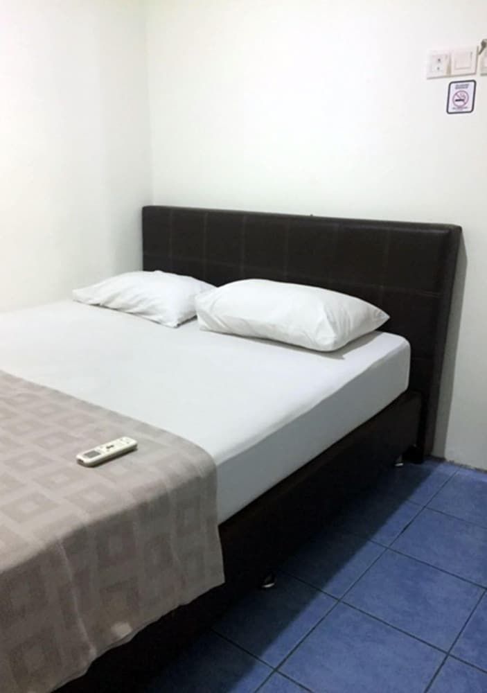 Standard Double Room Shared Bathroom