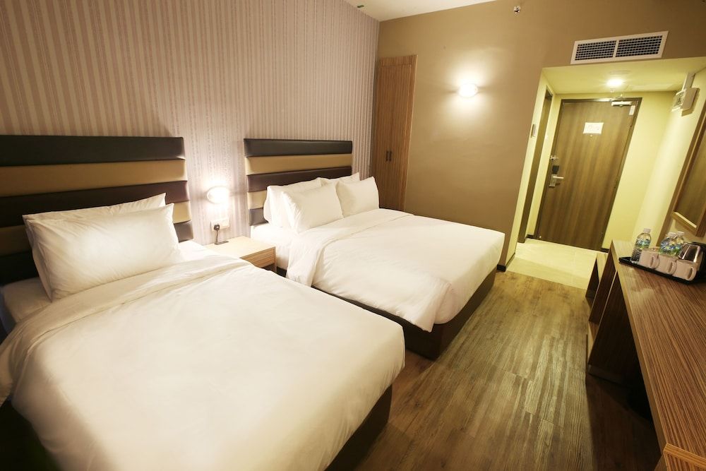 SEM9 Senai ''Formerly Known as Perth Hotel" S9 Classic Triple 2