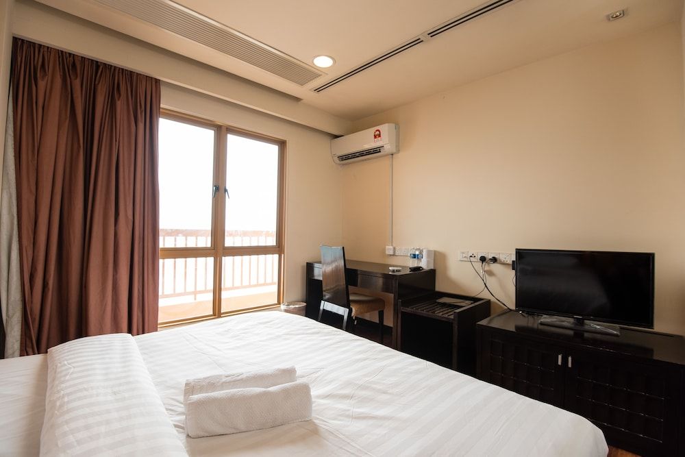 undefined W Studio Resort Suites at Pyramid Tower 7