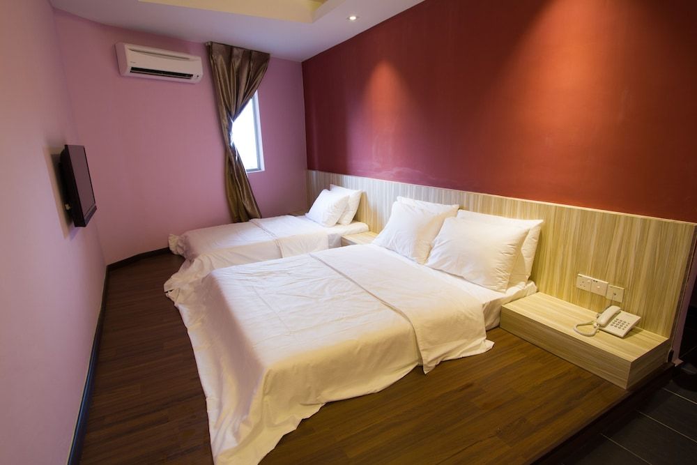 undefined JS Hotel 5