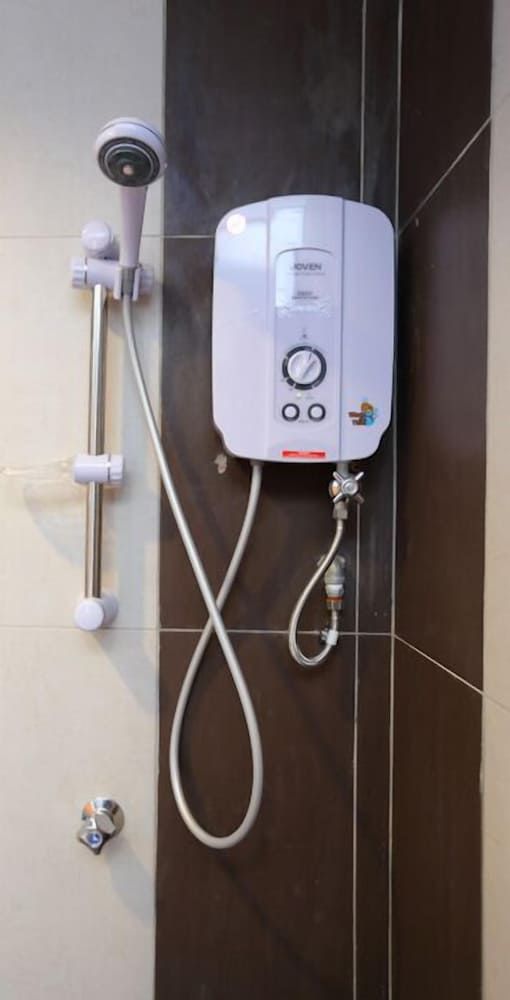 1 Hotel Taman Connaught Family Room 16