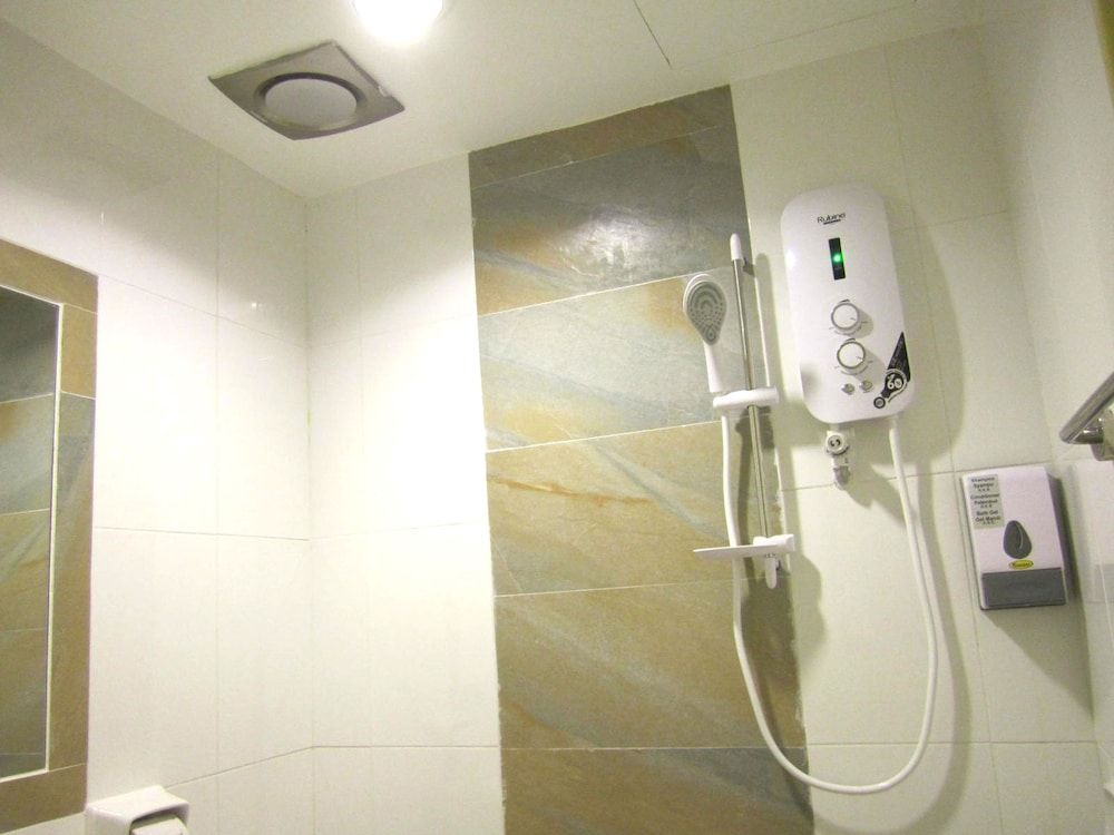 Sun Inns Hotel Pasir Penambang Deluxe With Window 4