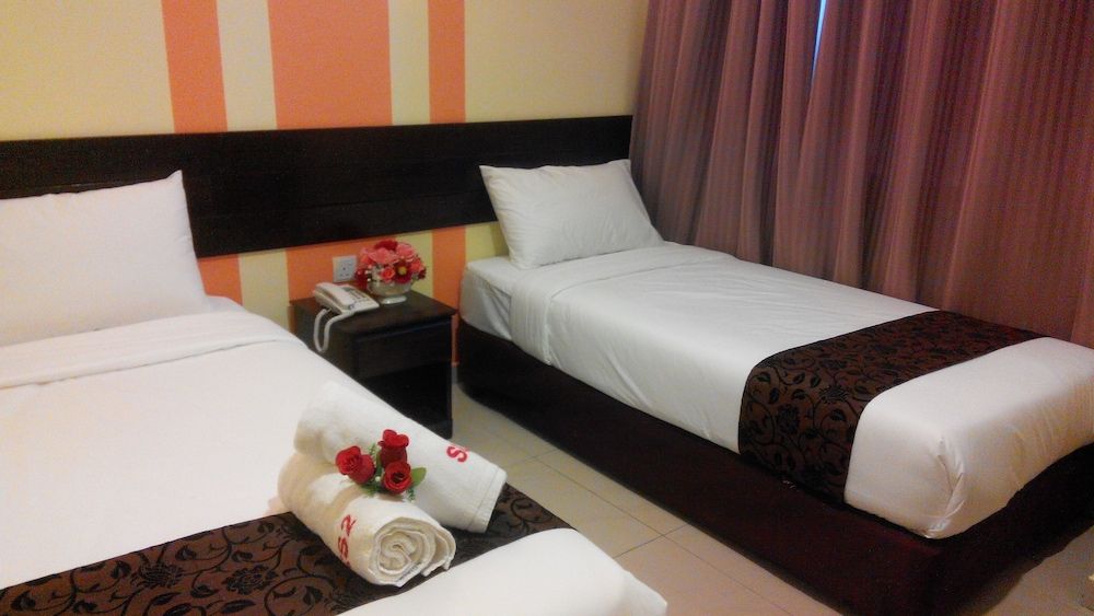 Sun Inns Hotel Pasir Penambang Superior Window 2