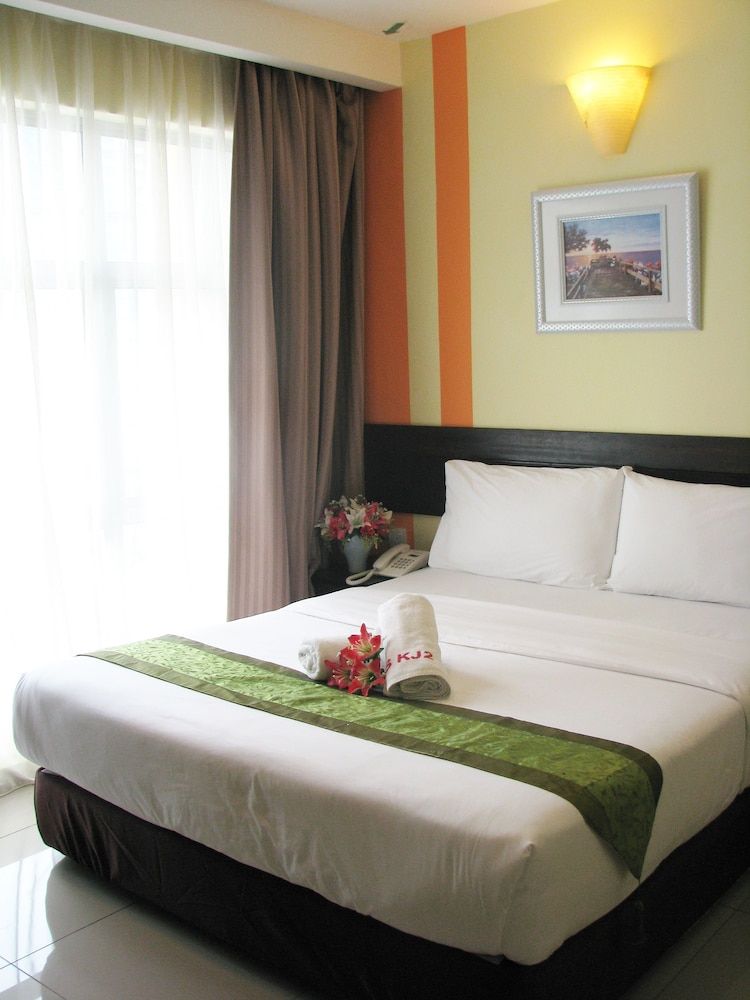 Sun Inns Hotel Pasir Penambang Deluxe With Window 2