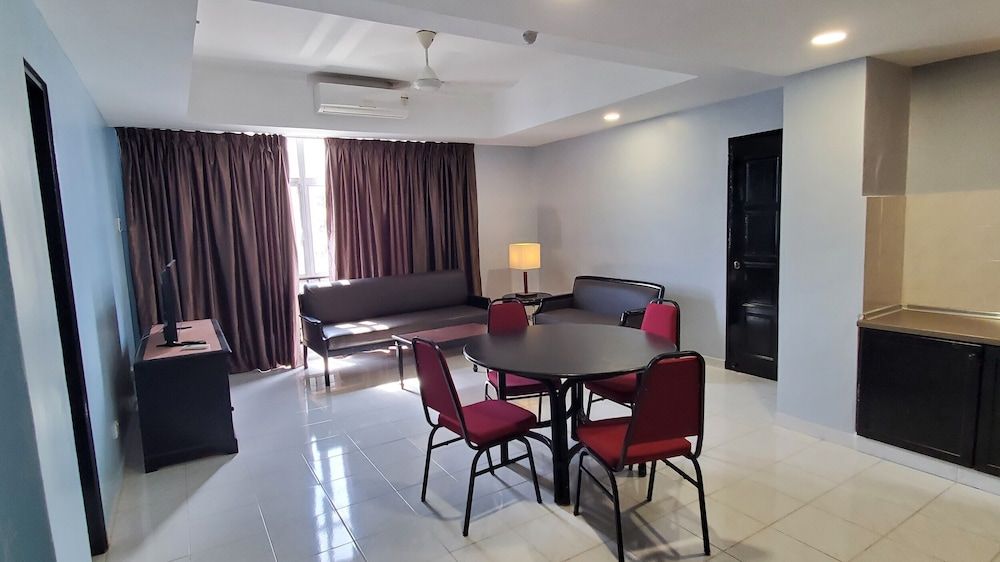 undefined Leisure Cove Hotel & Apartments 10