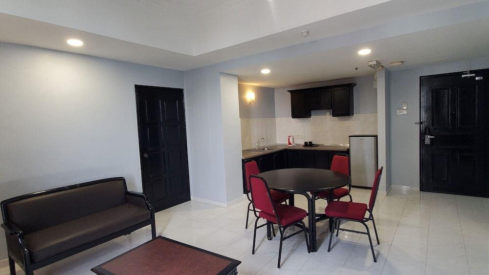 undefined Leisure Cove Hotel & Apartments 5