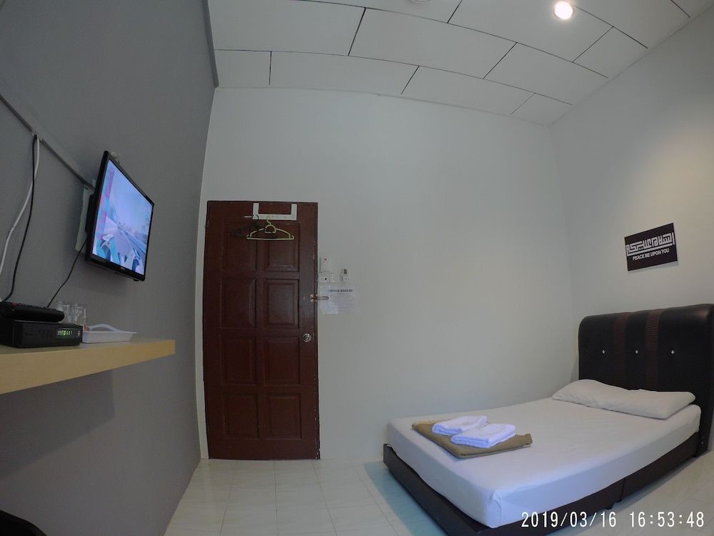 Semarak Beach Inn Standard Double 7