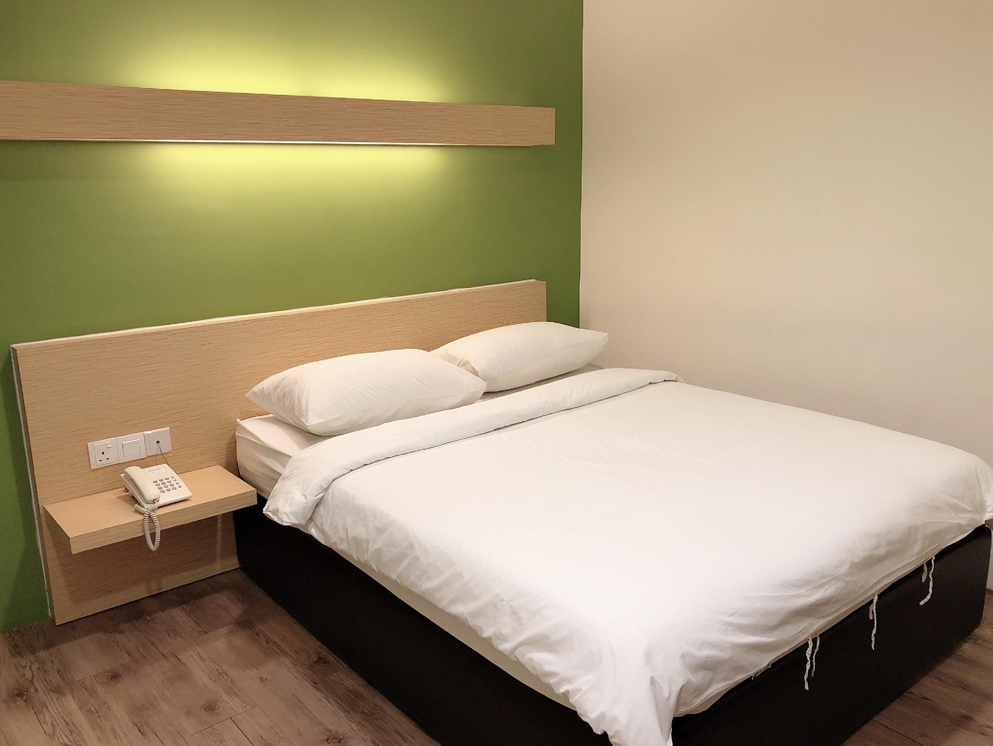 Standard Queen - No Window