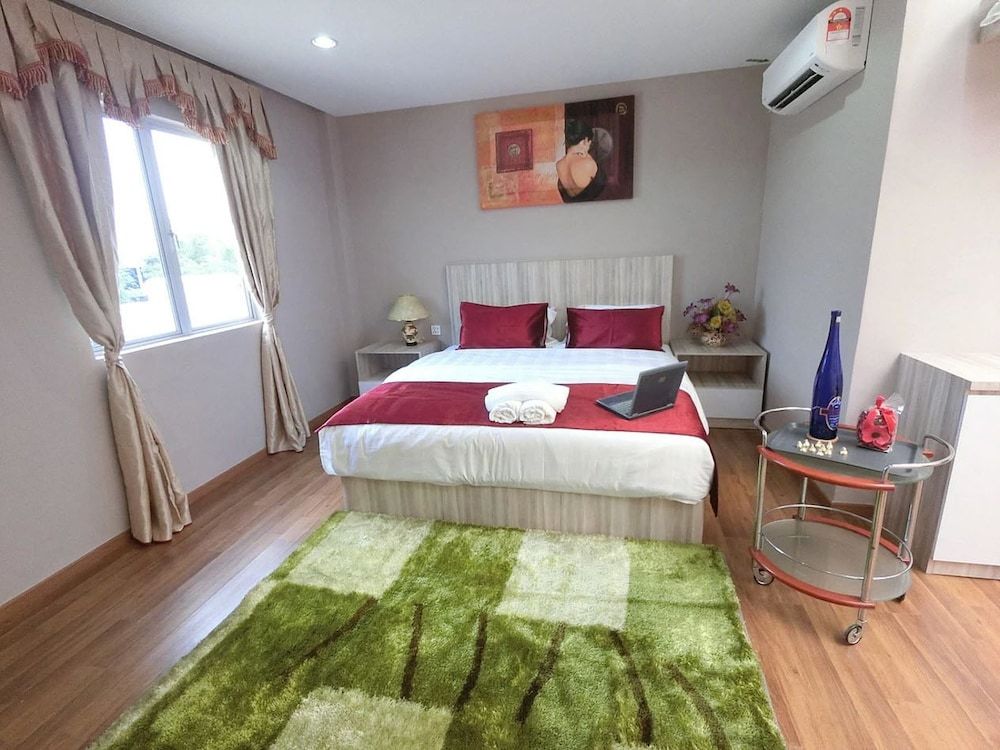 Royale Hotel Royale Suite