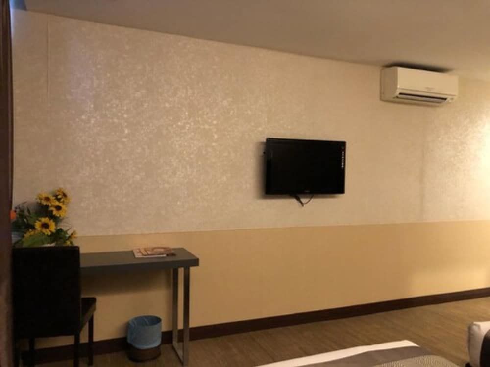 undefined Hotel Austin Paradise - Mount Austin 9