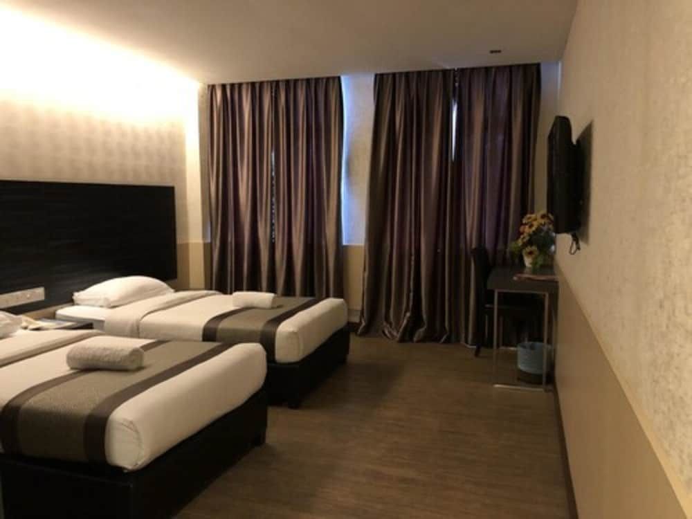 undefined Hotel Austin Paradise - Mount Austin 6