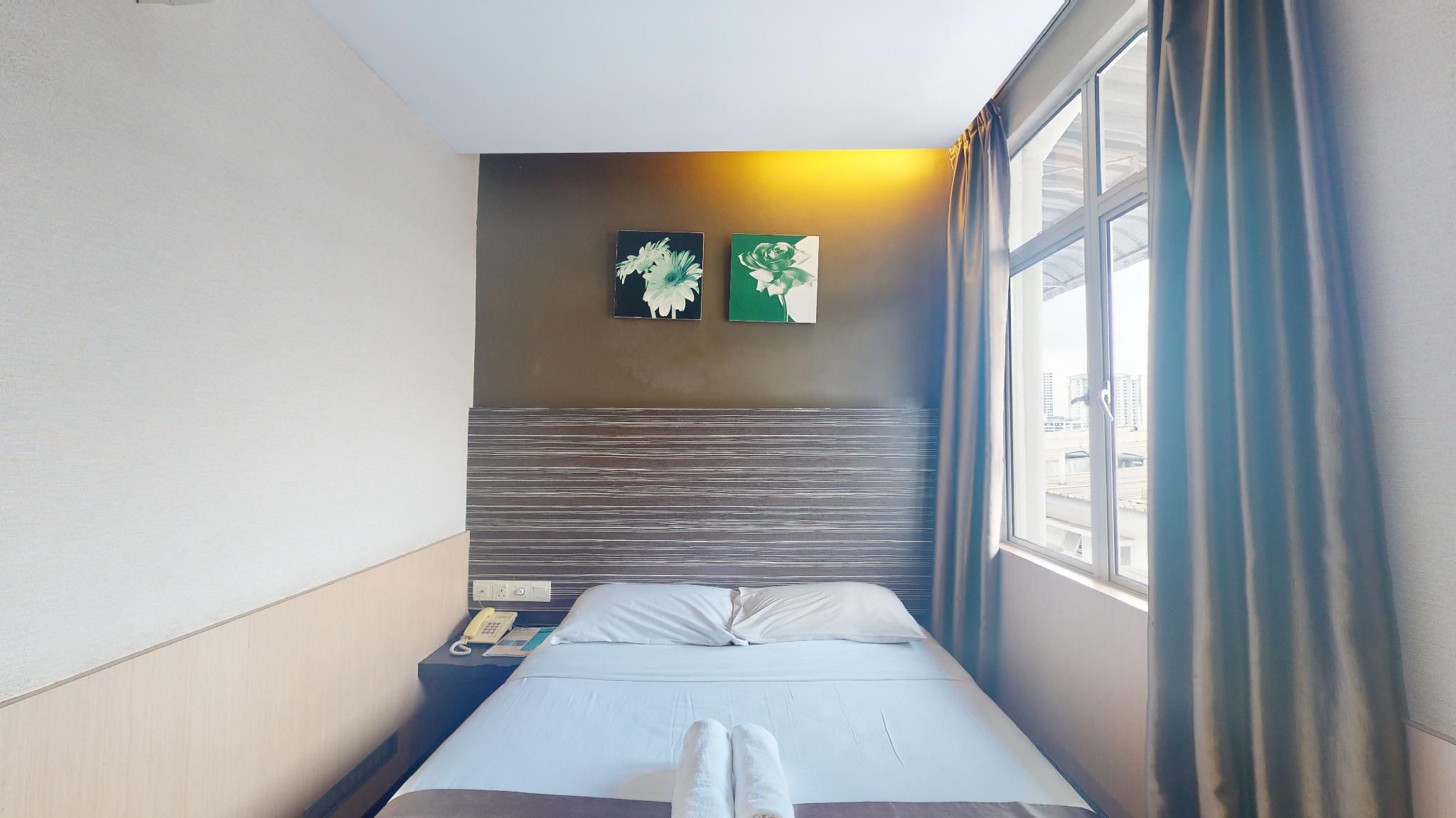 Hotel Austin Paradise - Mount Austin Superior Deluxe Window 2