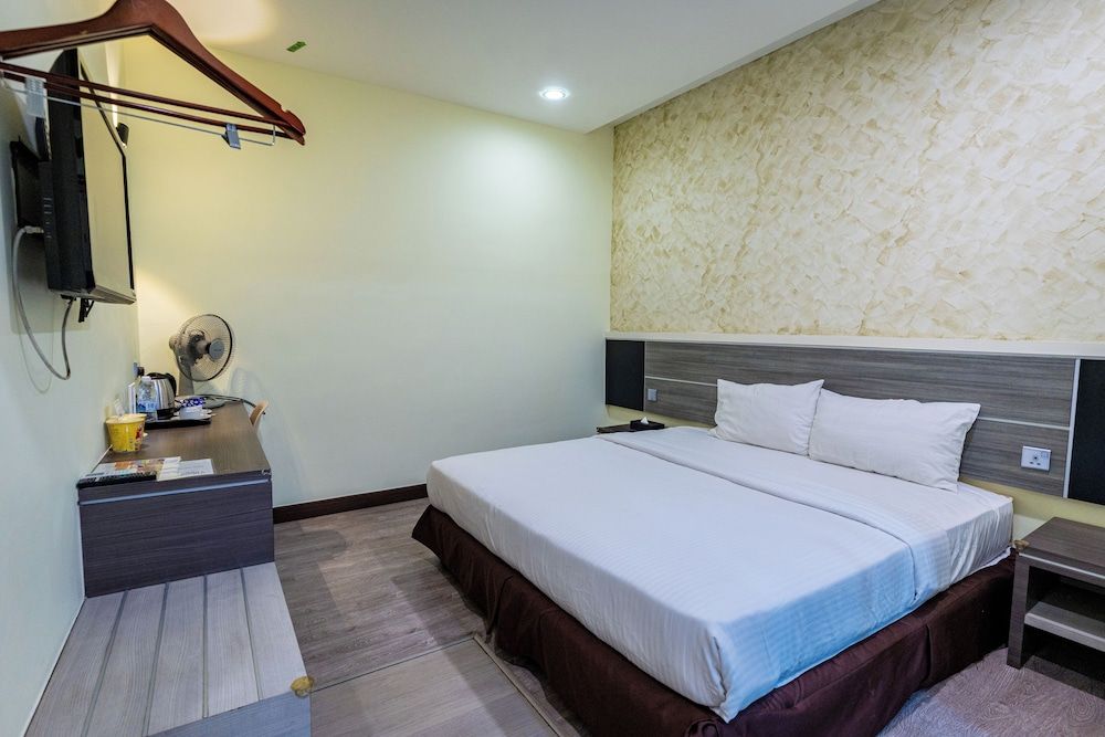 undefined Indra Hotel 5